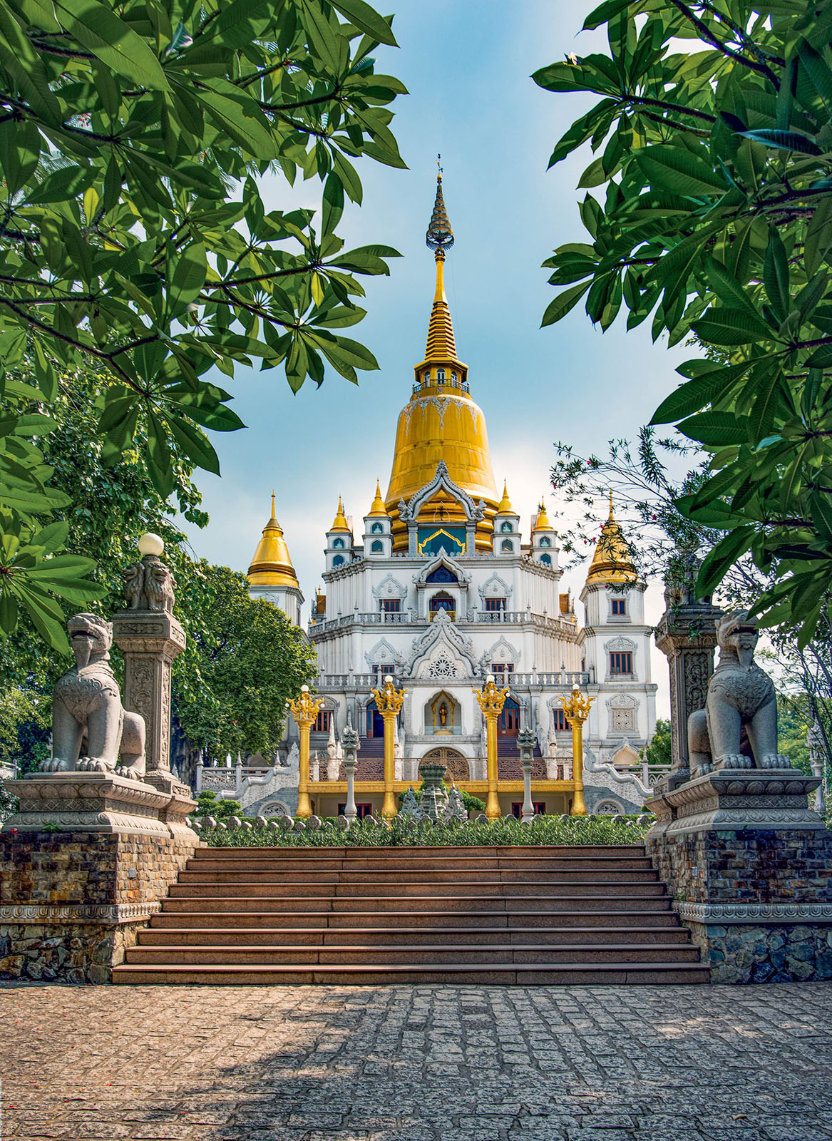 Buu Long Temple entrance