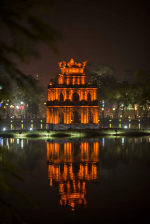 Hanoi street photography Turtle Tower