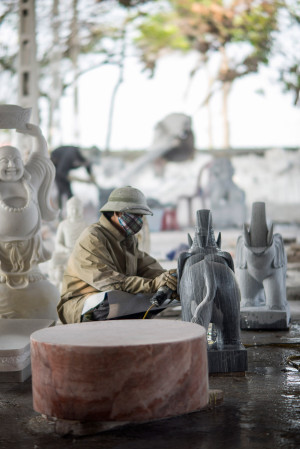 Halong Bay stone carver