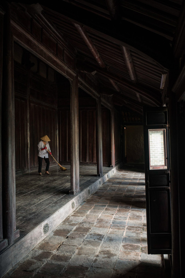 Hue sweeping temple