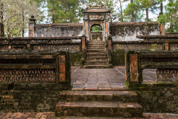 Hue tomb