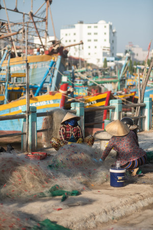 Phan Thiet repairing nets