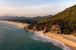 song cau beach from above